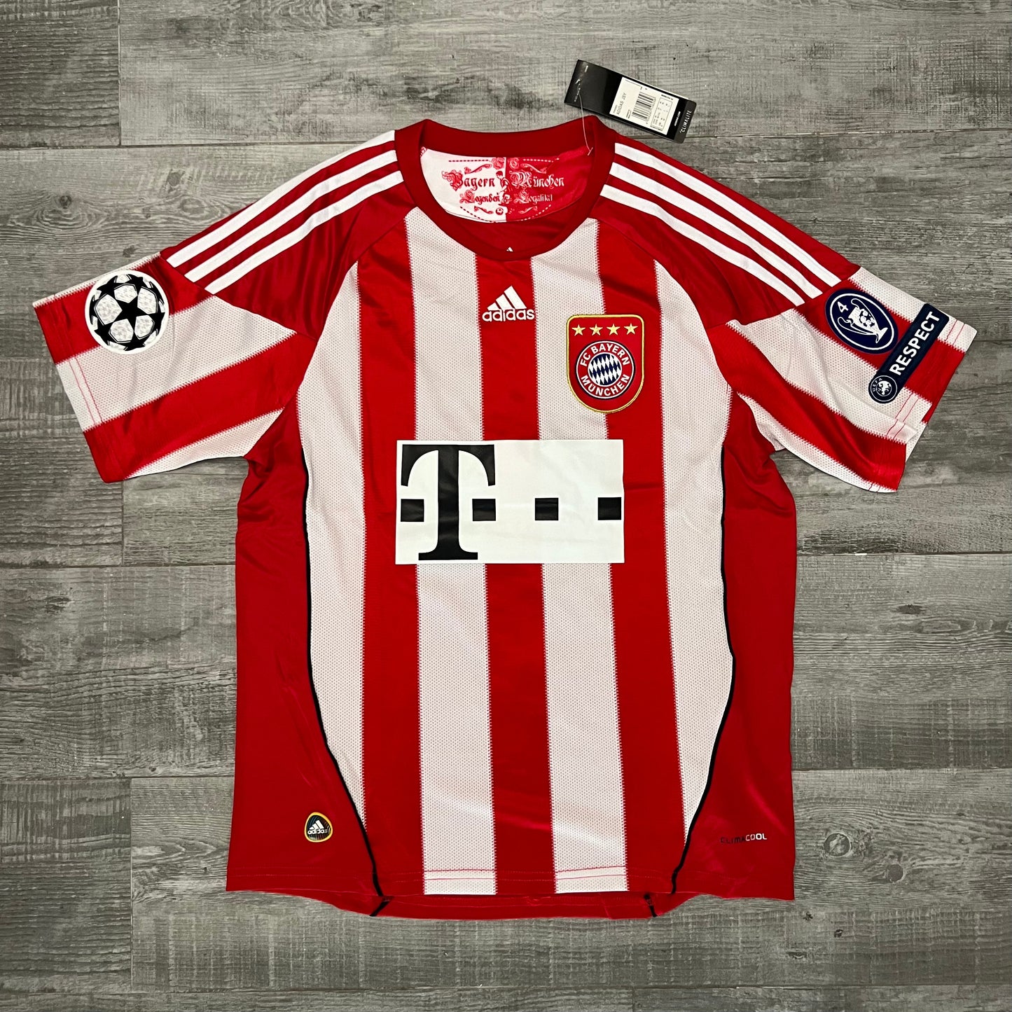 2010-11 - BAYERN MÜNCHEN THUIS | RETRO