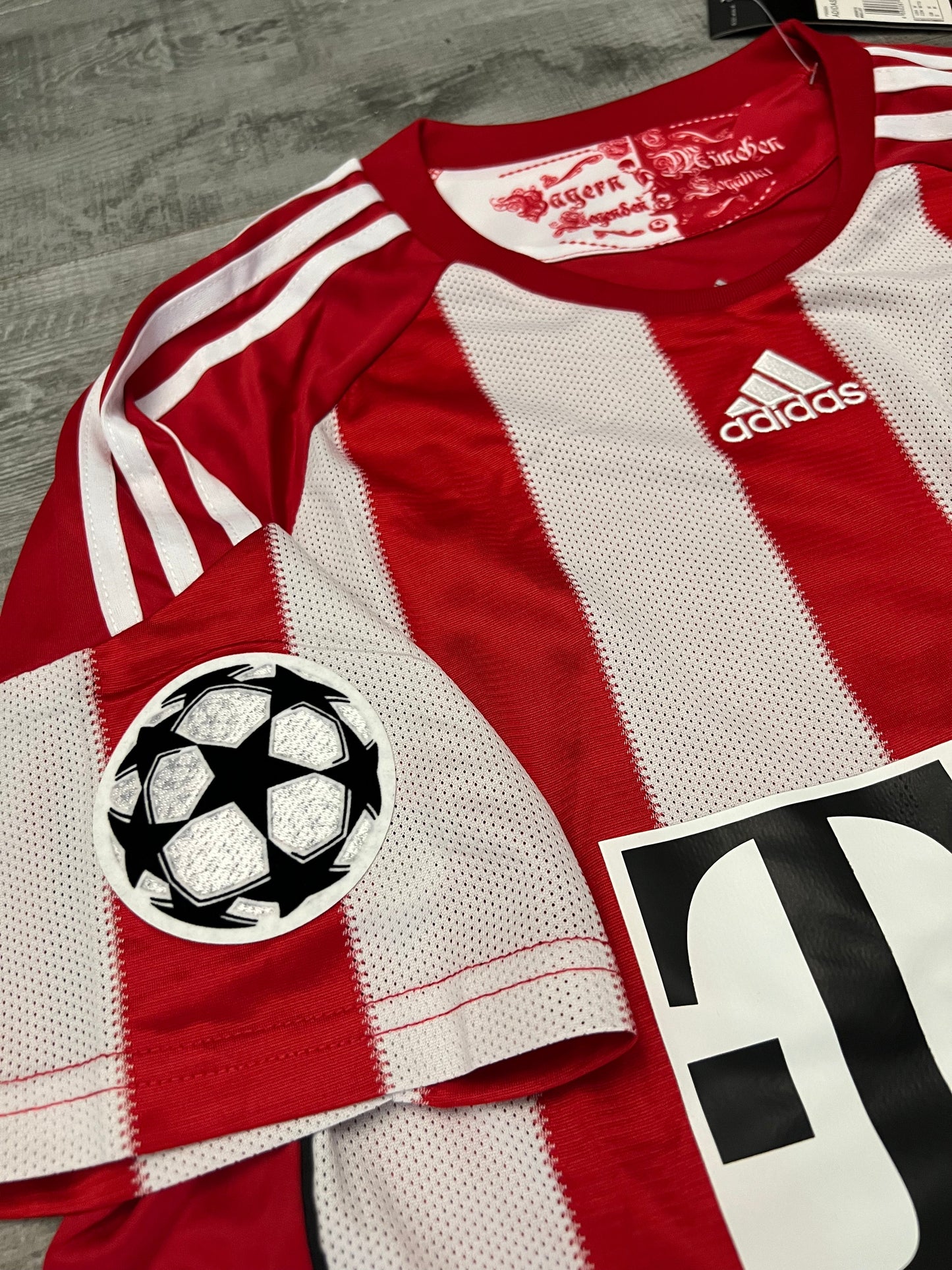 2010-11 - BAYERN MÜNCHEN THUIS | RETRO